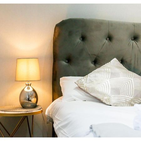 Classic 2Bd Flat In Τσέλμσφορντ Εξωτερικό φωτογραφία